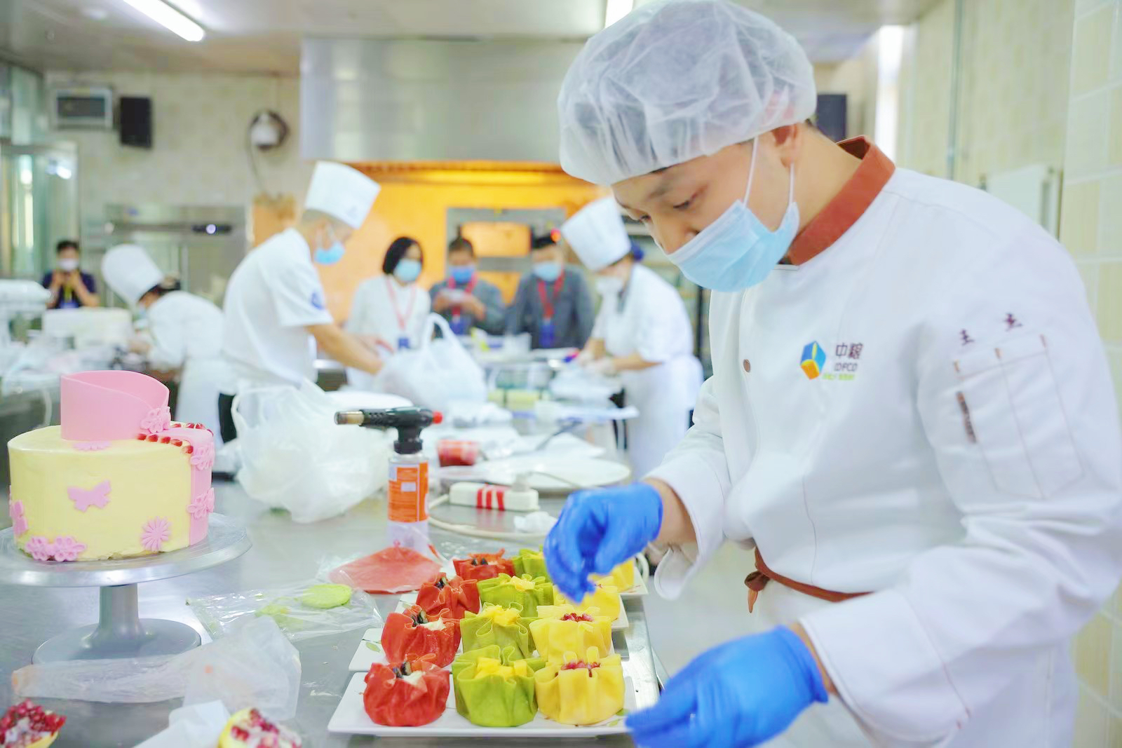 北京第十二屆商業(yè)服務(wù)業(yè)技能大賽圓滿落幕，78名精英摘取冠亞季軍桂冠